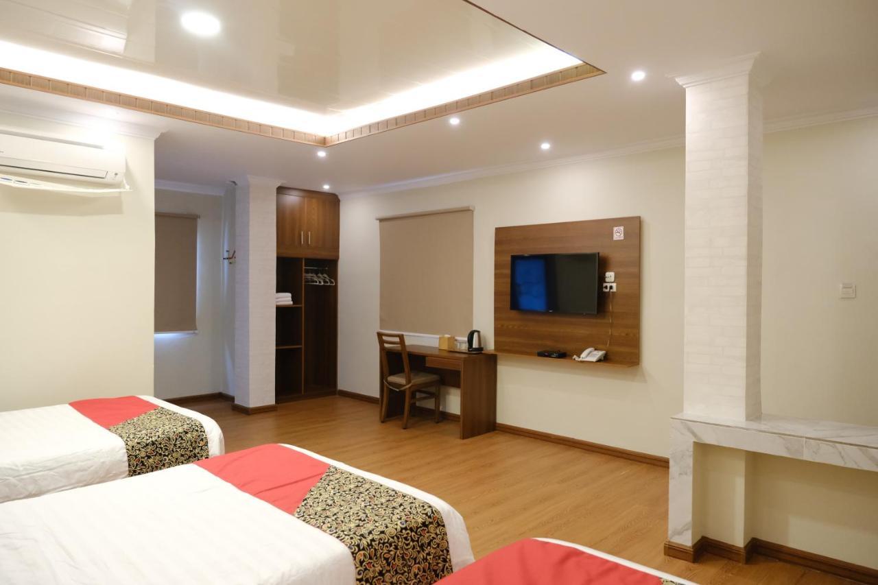 Joyful Hotel 丹戎潘丹 外观 照片